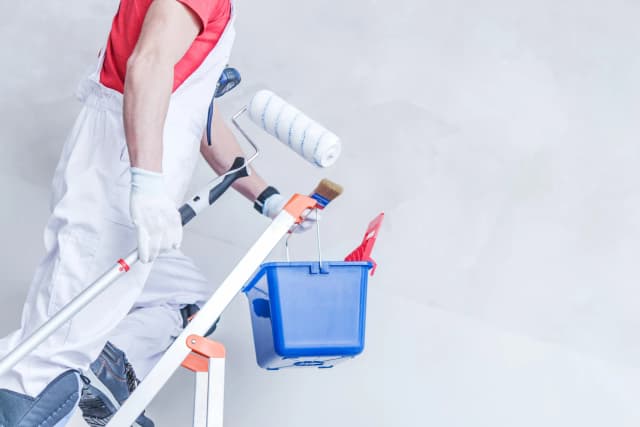 Professionelle Malerarbeiten in Schwaz, Tirol - Innen- und Außenanstriche mit modernsten Techniken